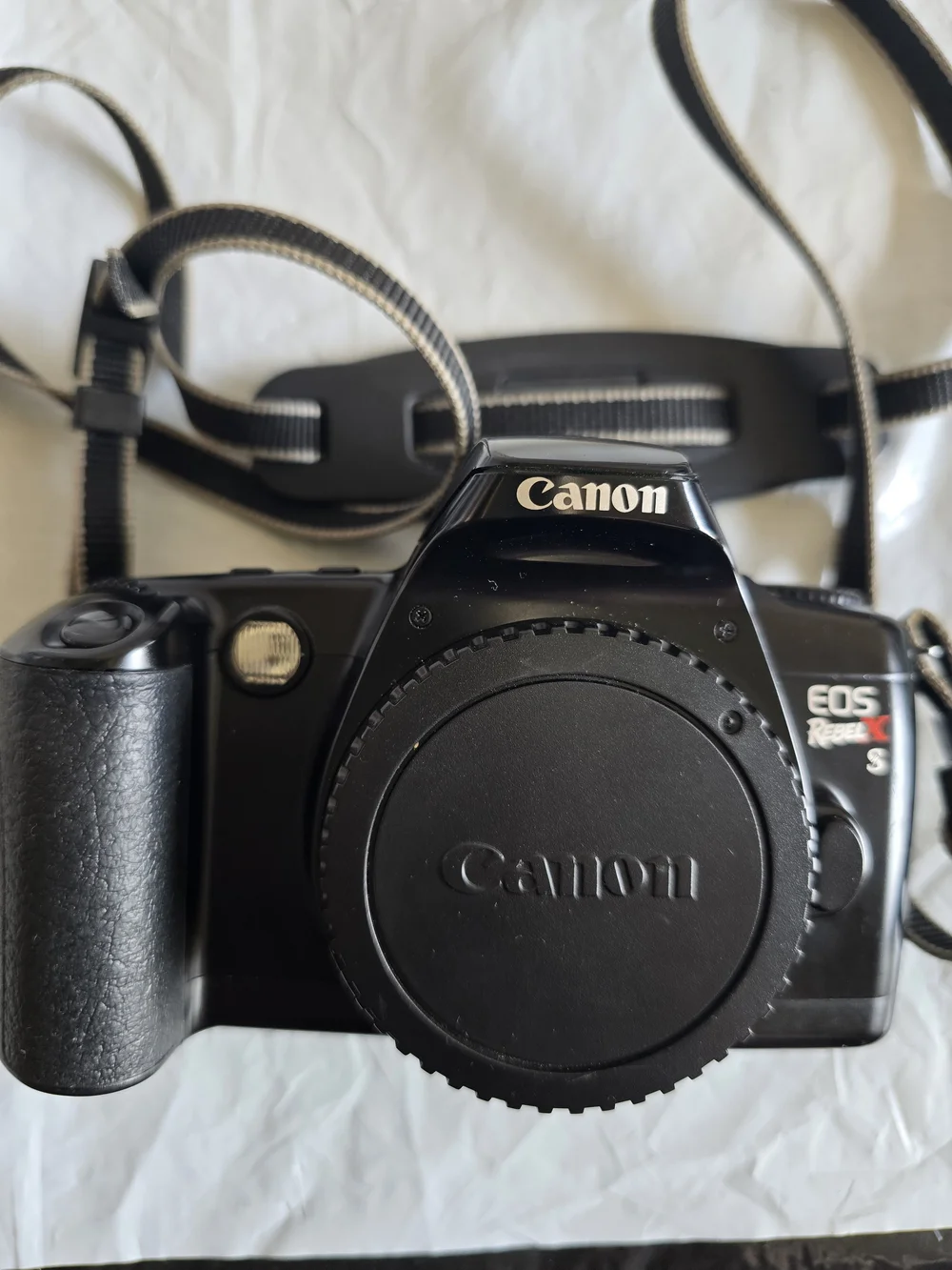 Canon EOS Rebel Xs Black DSLR Camera Body No Lense Like New Battery Operated